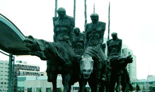 Polish Soldiers bronze statue